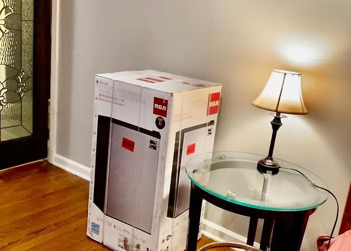 B5 A Private In Downtown With Desk And Wi-fi Near Everything Naperville