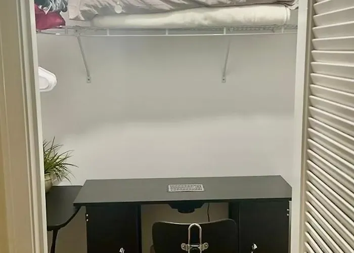 B5 A Private In Downtown With Desk And Wi-fi Near Everything Habitación en casa particular *